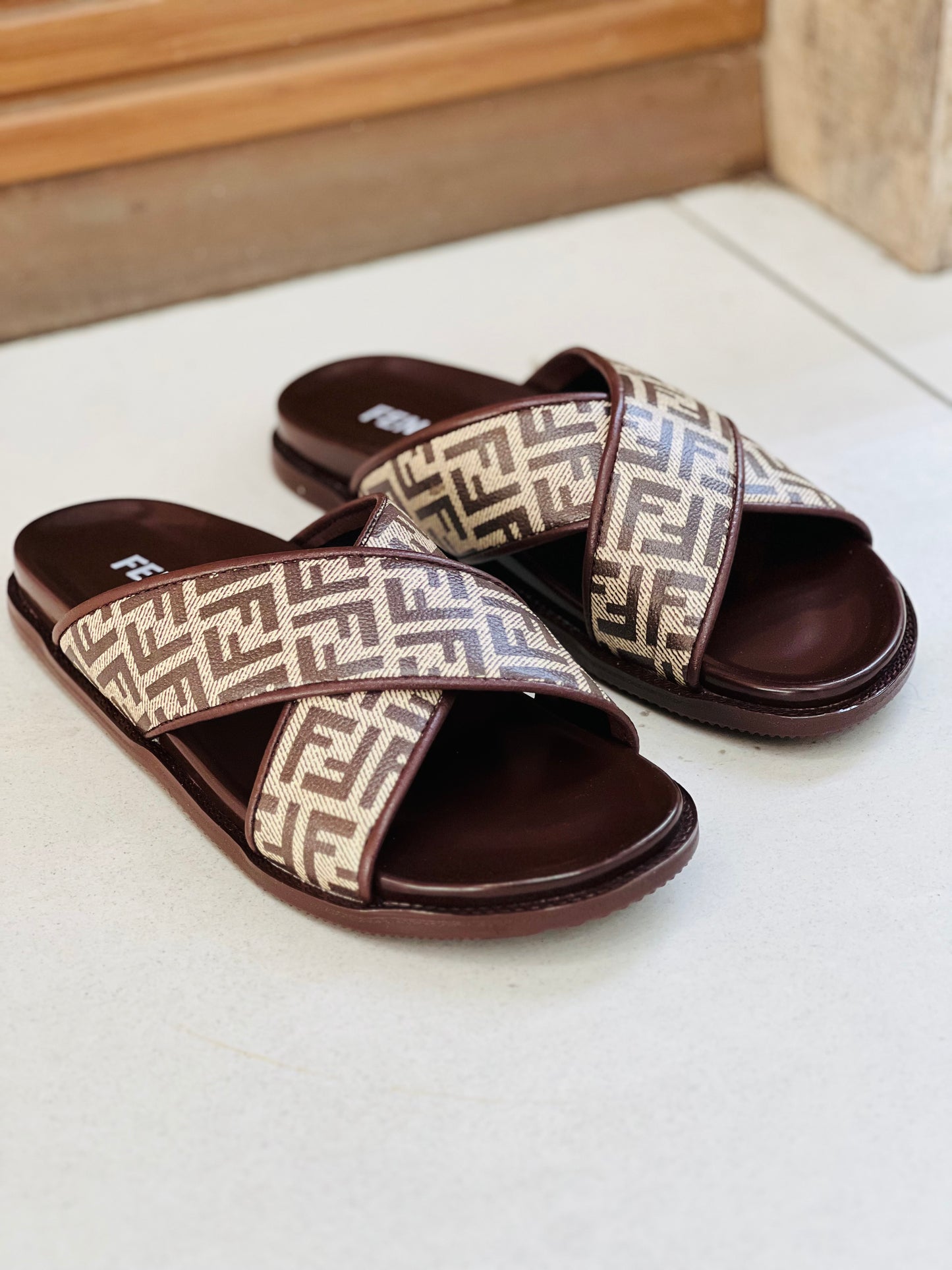 A004-Fendi slides