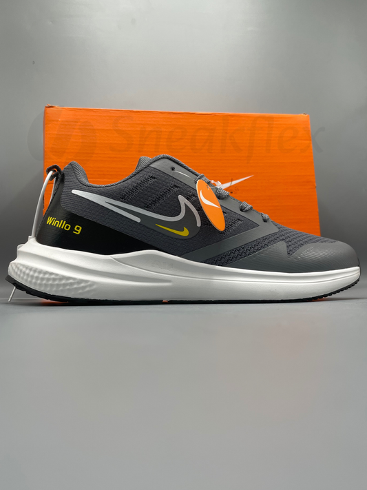 J003-Nike Revolution 9