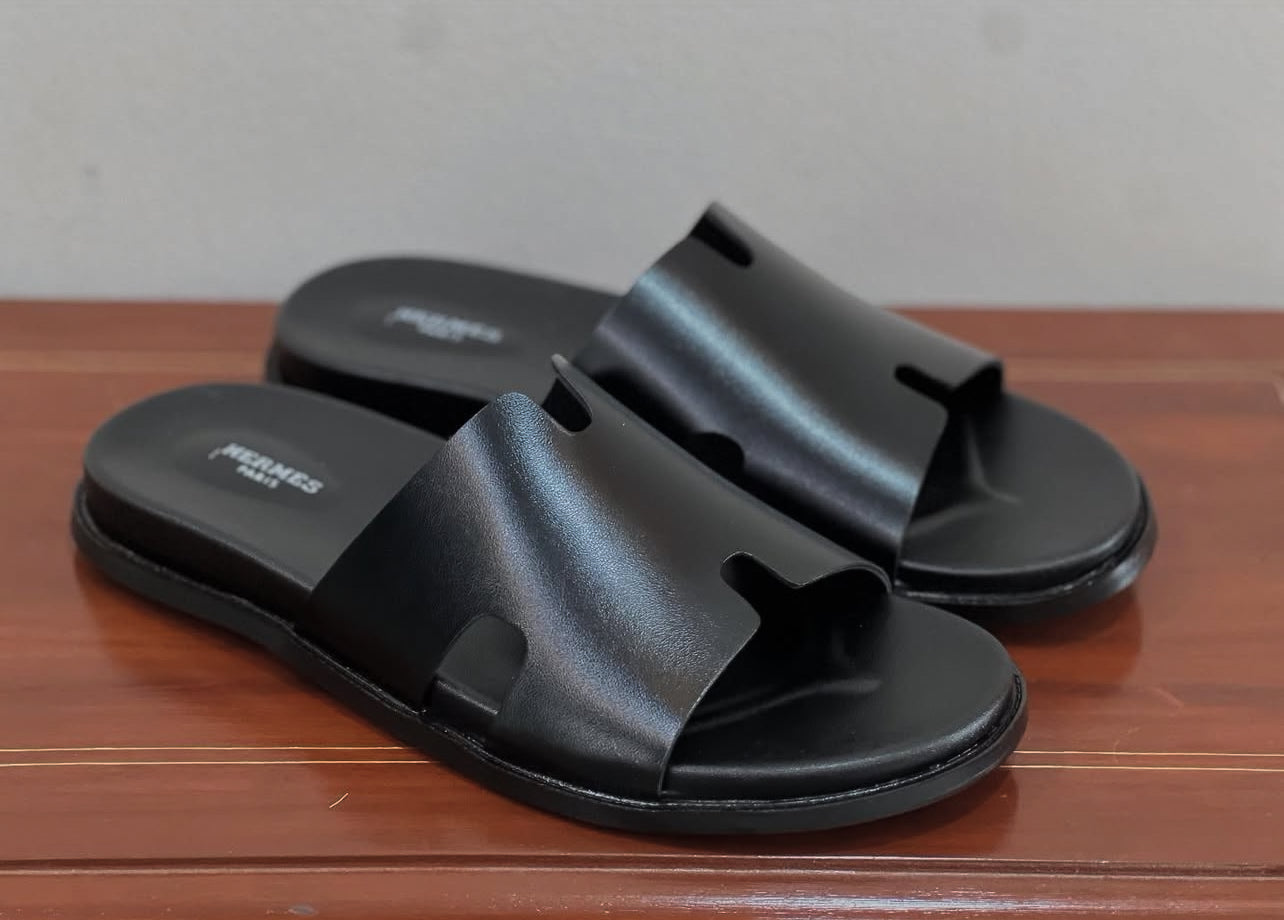 S03-THE TUSSLE BLACK SLIPPER