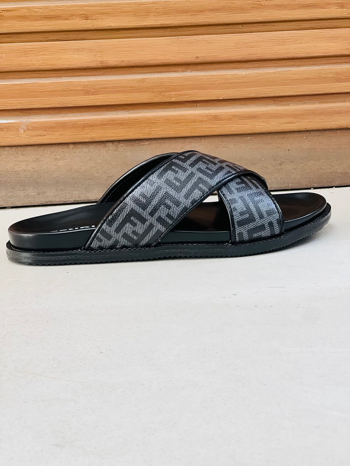 A005-Fendi slides