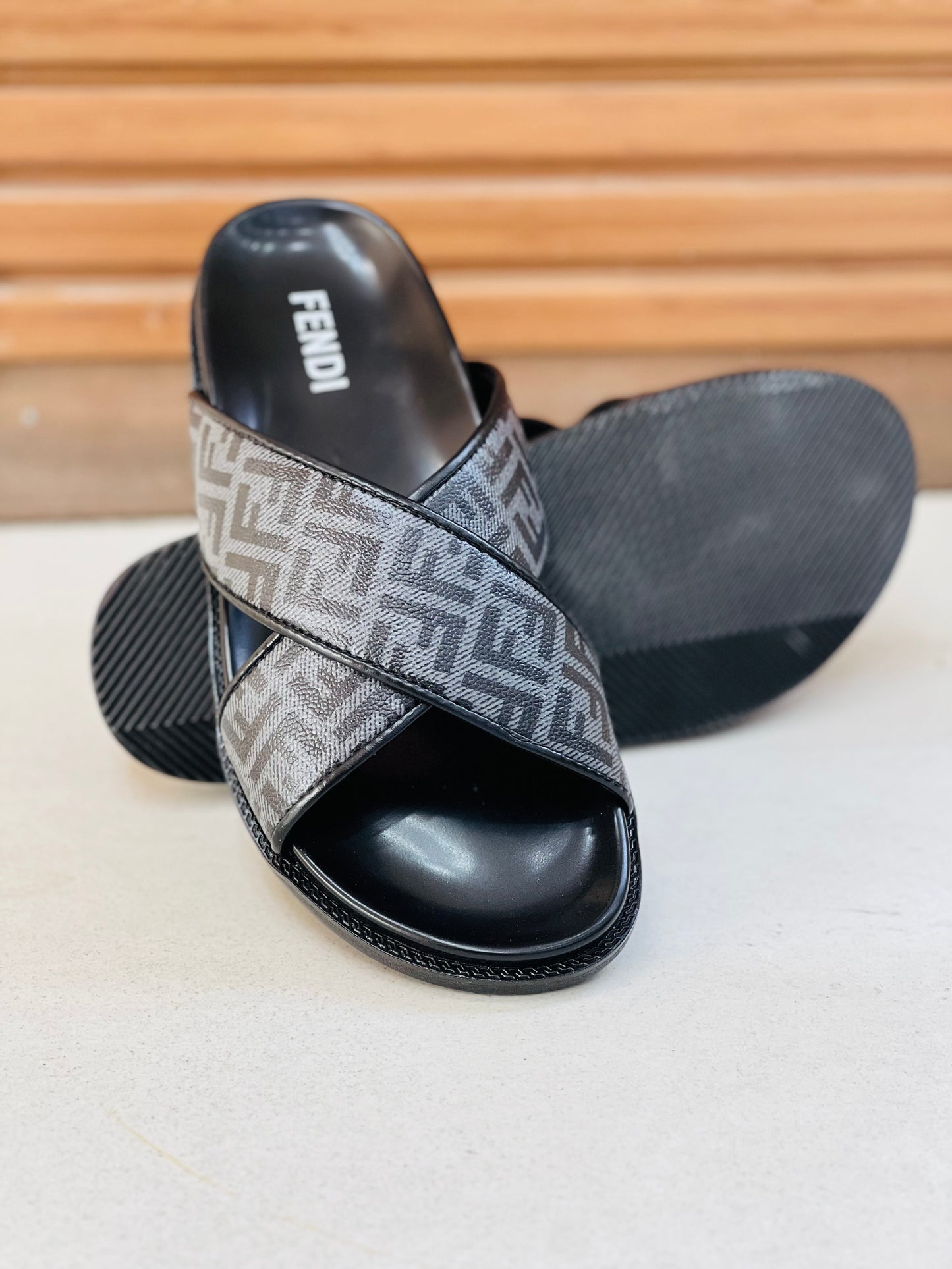 A005-Fendi slides