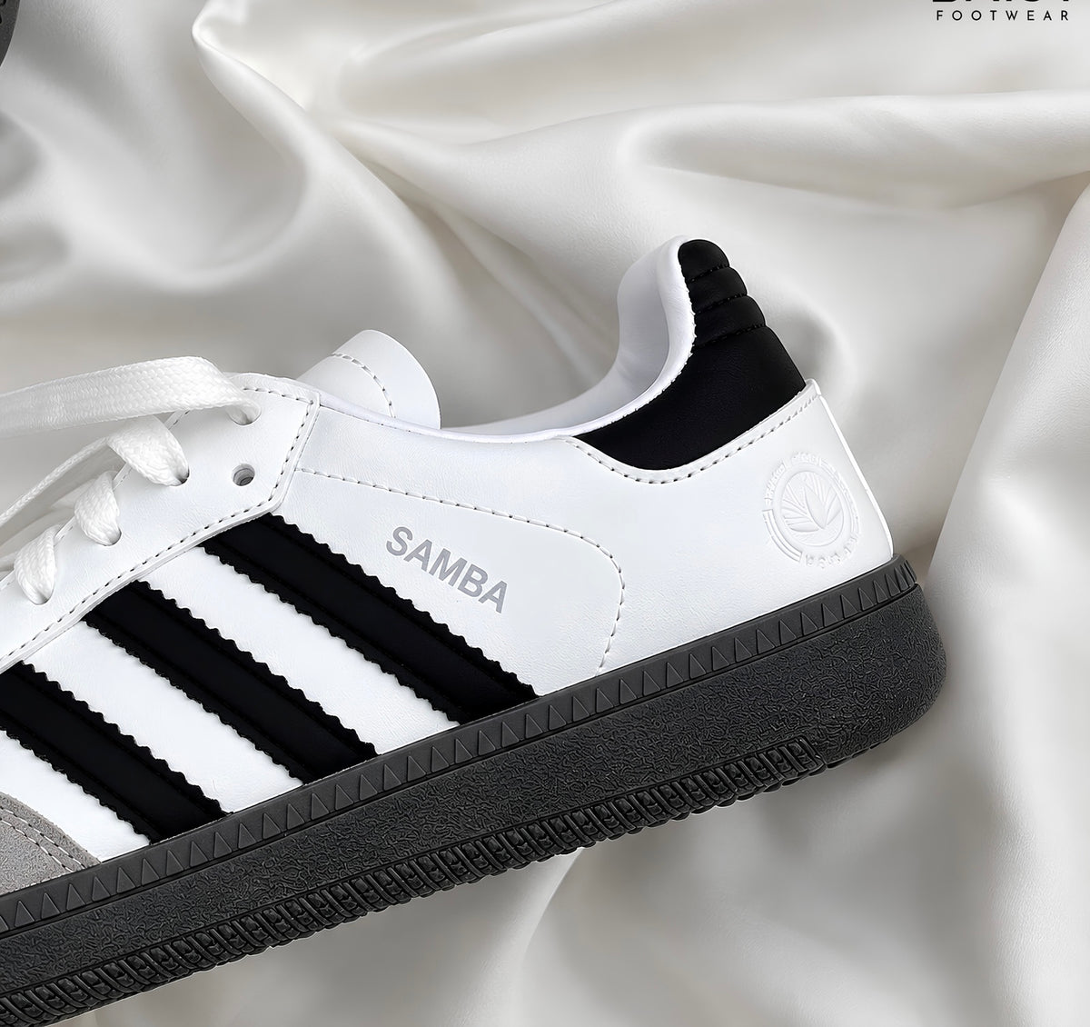 J003-Samba Shoe